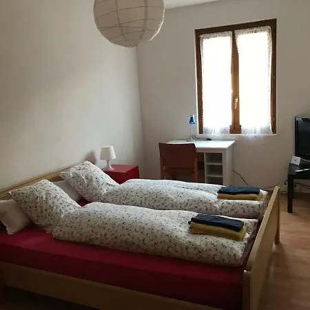 Värdshus Grotto Zendralli Roveredo