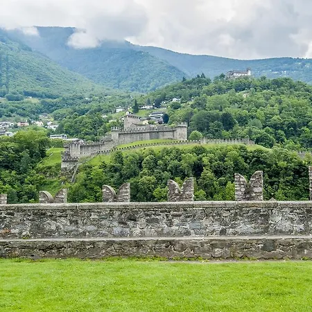 宾馆 泽恩德拉利石窟宾馆 *