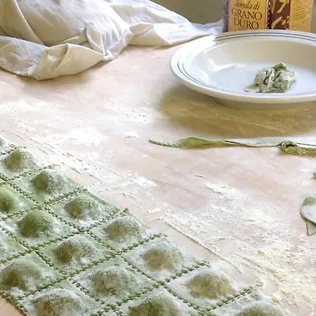 宾馆 泽恩德拉利石窟宾馆 *