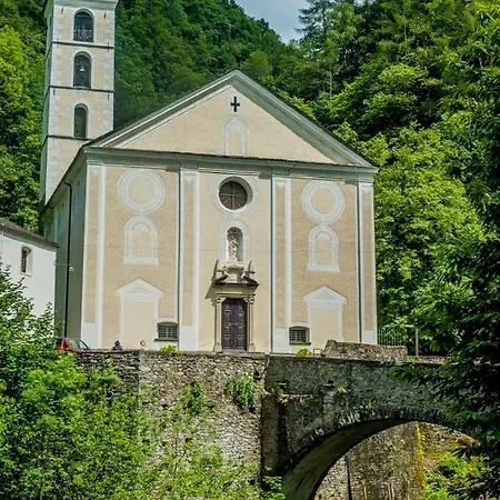 Grotto Zendralli אורחן