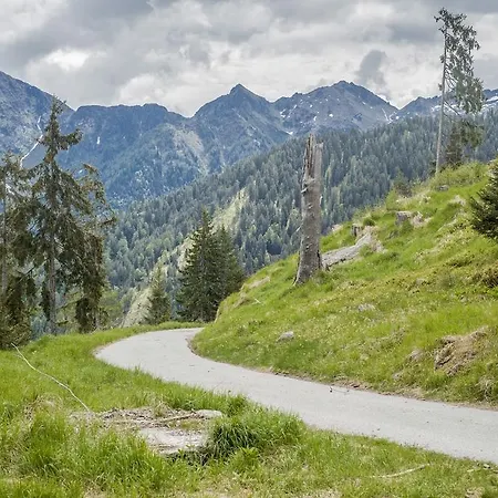 אורחן Grotto Zendralli